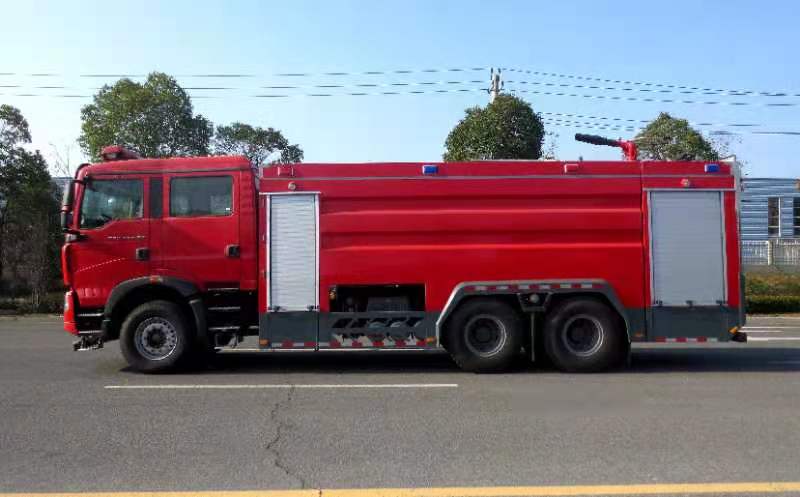豪沃16噸泡沫消防車(chē)