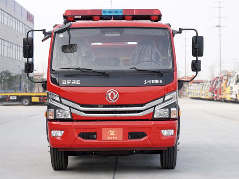 東風(fēng)多利卡4噸水罐消防車