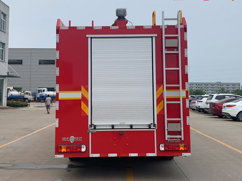 出口重汽豪沃12方泡沫消防車