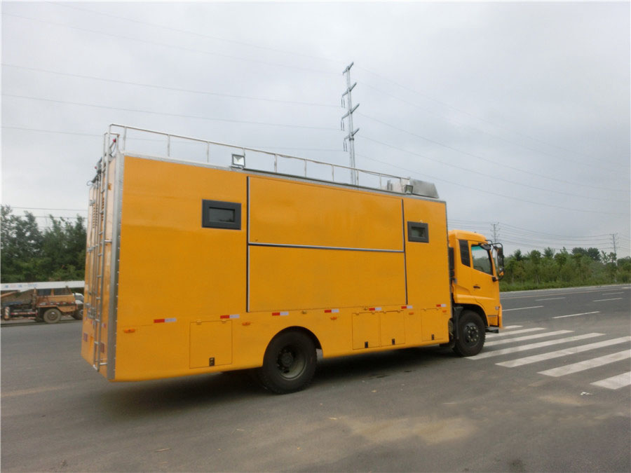 廂長6.4米東風(fēng)天錦 餐車