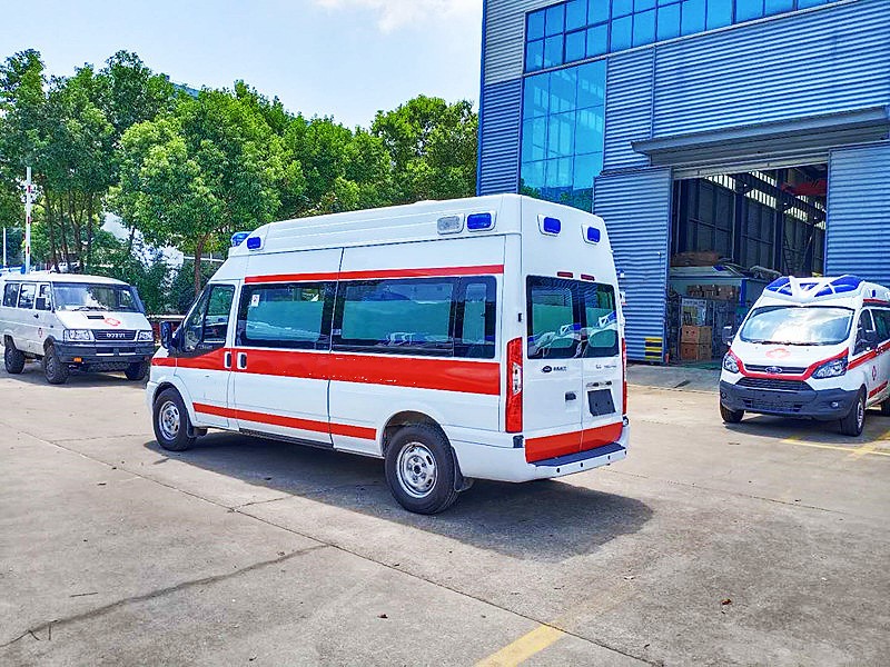 福特新時代長軸高頂救護(hù)車